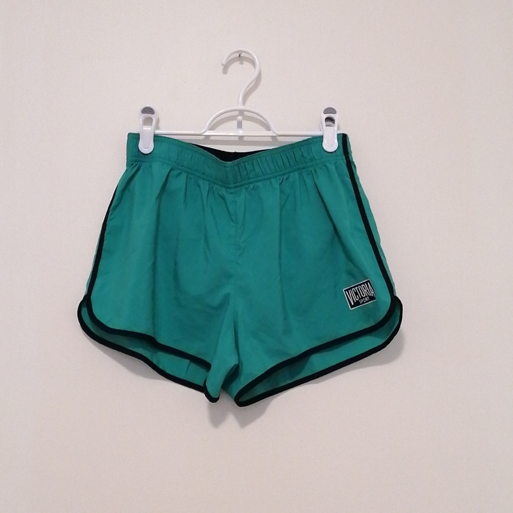 Emerald green run shorts
